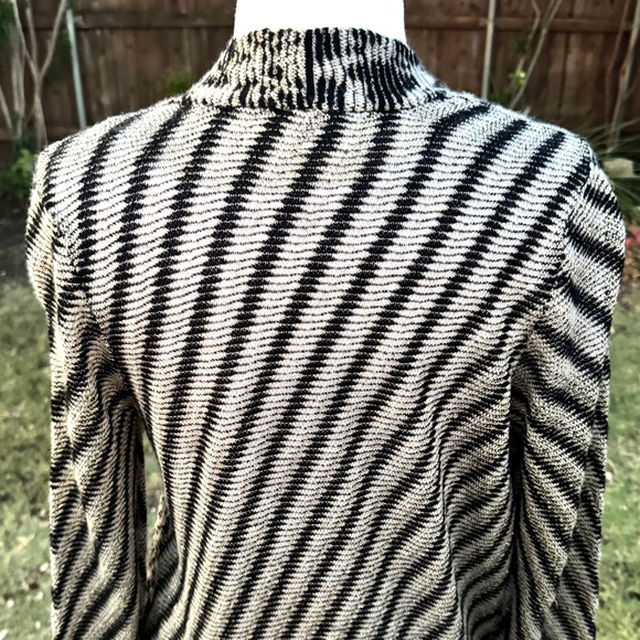 💖 Chico's Knee-Length Leopard-Print Knit Cardigan - Picture 7 of 14